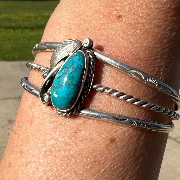 Vintage Navajo Turquoise Cuff circa 70s